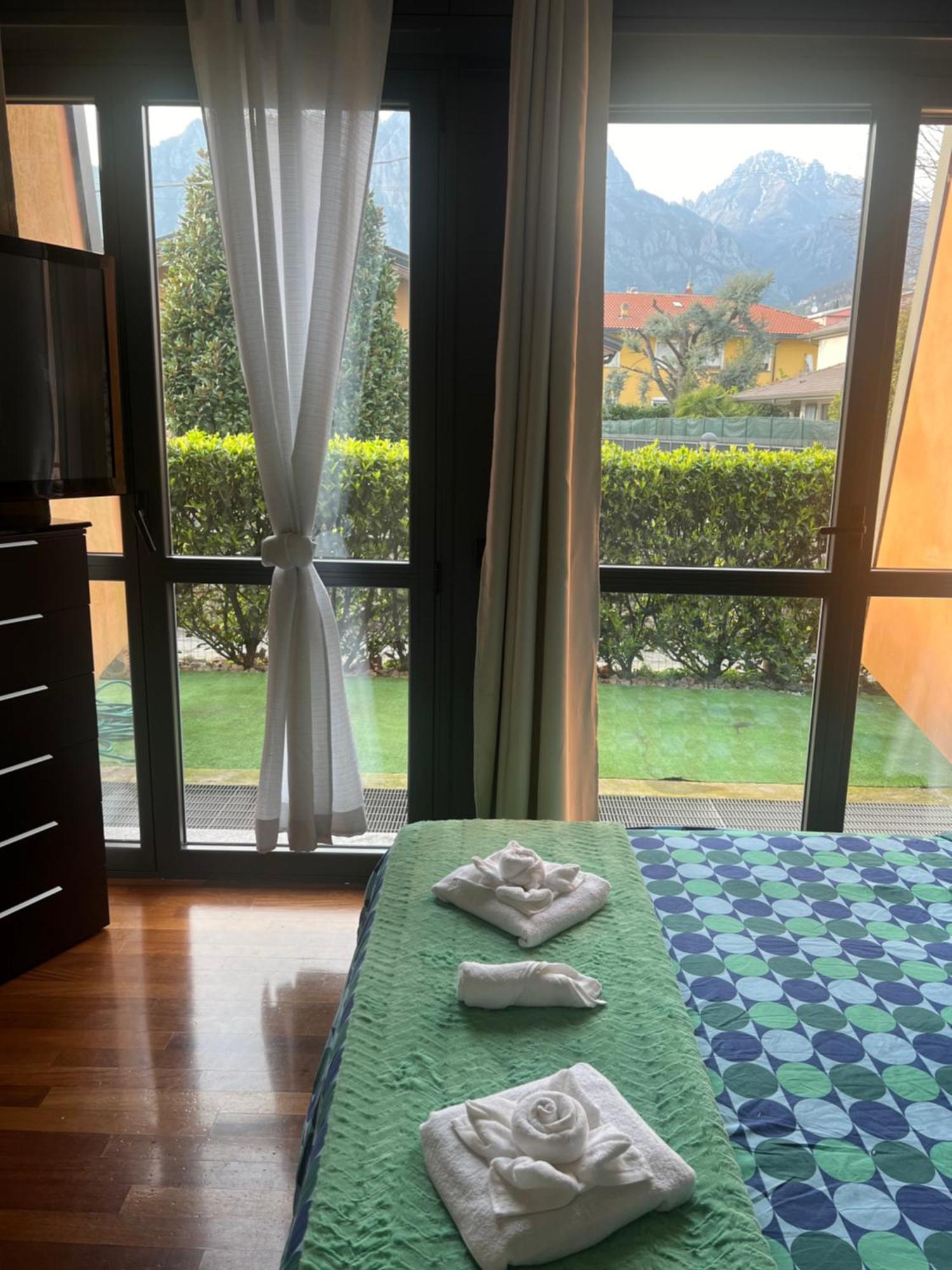 B&B Resilienza - Camera Privata Con Bagno เลคโค ภายนอก รูปภาพ