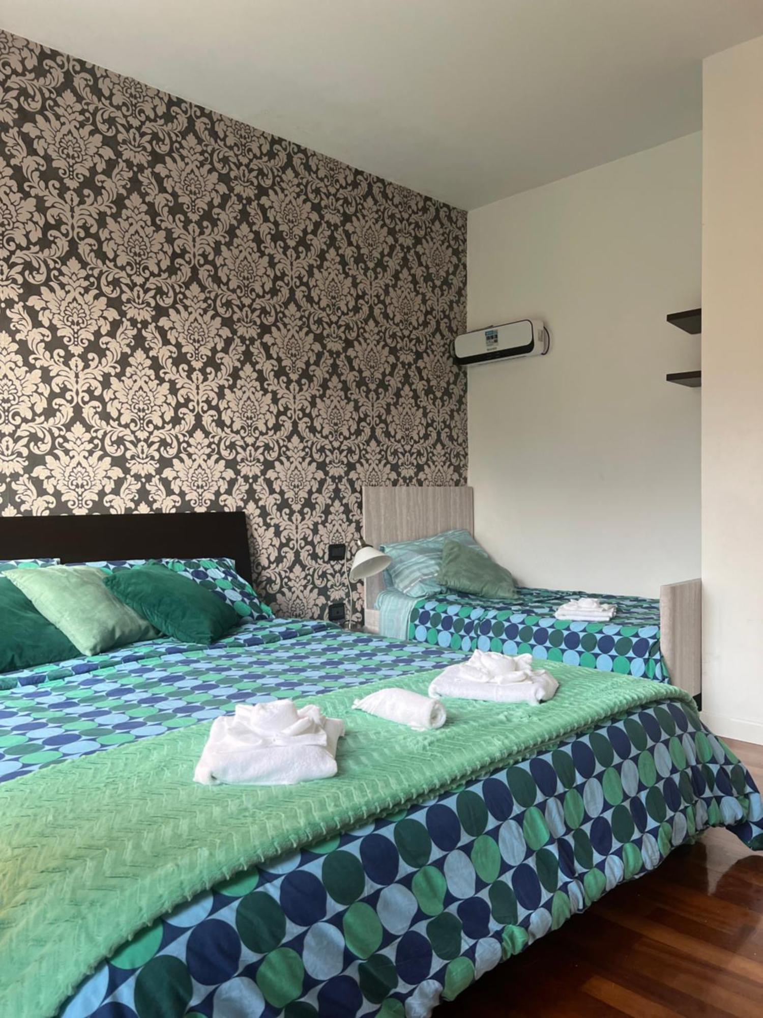 B&B Resilienza - Camera Privata Con Bagno เลคโค ภายนอก รูปภาพ